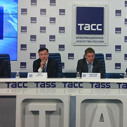 Гендиректор Российского морского регистра судоходства Константин ПАЛЬНИКОВ, заместитель руководителя Росрыболовства Петр САВЧУК, представитель ВЦИОМ Алексей ФИРСОВ, замдиректора департамента Минвостокразвития Александр КРУТИКОВ