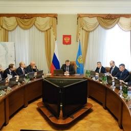 В Астраханской области обсудили меры по увеличению попуска воды в паводок. Фото пресс-службы администрации региона