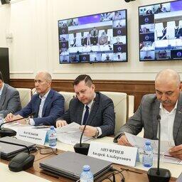 Подготовку правовых актов, предусмотренных принятыми в декабре изменениями закона о рыболовстве, обсудили на межкомитетской рабочей группе Совета Федерации. Фото пресс-службы СФ