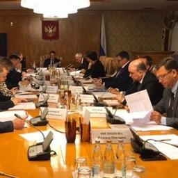 Модернизацию рыбного порта в Магадане и подъем затонувших судов в бухте Нагаева обсудили на совещании у вице-премьера Алексея ГОРДЕЕВА. Фото пресс-службы регионального правительства
