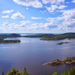 Шхеры ладожского озера. Фото с сайта rentakayak.ru