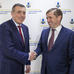 Губернатор Валерий ЛИМАРЕНКО и руководитель Росрыболовства Илья ШЕСТАКОВ. Фото пресс-службы правительства Сахалинской области