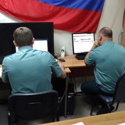 Сотрудники таможни работают с порталом «Морской порт»
