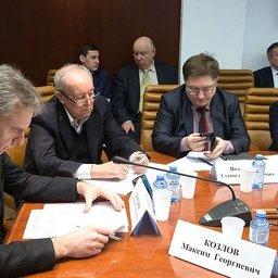 Проблему с распределением квот глубоководных крабов рассмотрели на заседании рабочей группы по мониторингу подзаконных актов в области рыболовства и аквакультуры в Совете Федерации. Фото пресс-службы СФ