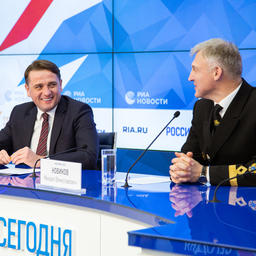 Пресс-конференцию провели руководитель Росрыболовства Илья ШЕСТАКОВ и начальник управления мореплавания и практической подготовки Балтийской государственной академии рыбопромыслового флота Михаил НОВИКОВ
