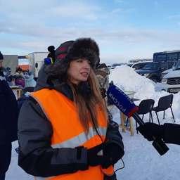 Любовь СТРИМЖА, готовившая соревнования, рассказывает журналистам об особенностях юбилейной программы