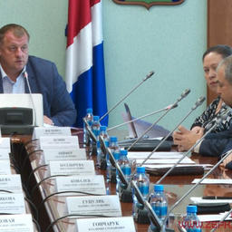 Заседание комитета по продовольственной политике и природопользованию провел его председатель Евгений ЗОТОВ. Фото пресс-службы ЗС ПК
