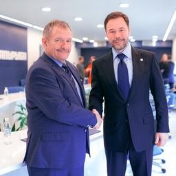 Президент Ассоциации рыбохозяйственных предприятий Приморья Георгий МАРТЫНОВ и генеральный директор торговой компании «Нерей» Андрей ЗАБУГА