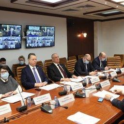 На круглом столе в Совете Федерации обсудили нормативы по мышьяку в рыбе и морепродуктах. Фото пресс-службы СФ