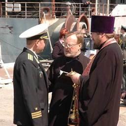 Подъем флага на новом пограничном сторожевом корабле. Владивосток, май, 2007 г.