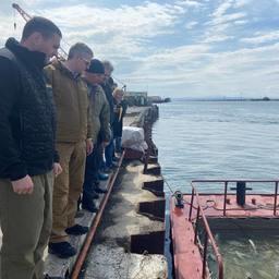 В ходе визита заместитель генерального прокурора Дмитрий ДЕМЕШИН ознакомился с рыбной промышленностью Усть-Камчатска. Фото пресс-службы краевого правительства