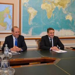 Заместитель руководителя Росрыболовства Василий СОКОЛОВ и глава ведомства Илья ШЕСТАКОВ. Фото пресс-службы правительства Камчатки
