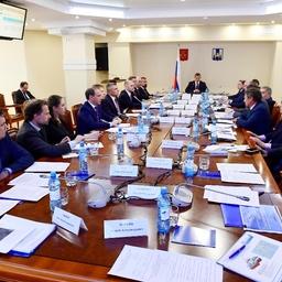 Инвесторы Сахалинской области представили свои проекты на встрече с вице-премьером - полпредом президента в ДФО Юрием ТРУТНЕВЫМ. Фото пресс-службы правительства региона