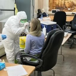 С 22 апреля «Русская рыбопромышленная компания» проводит тестирование на COVID-19 своих сотрудников во Владивостоке. Фото пресс-службы РРПК